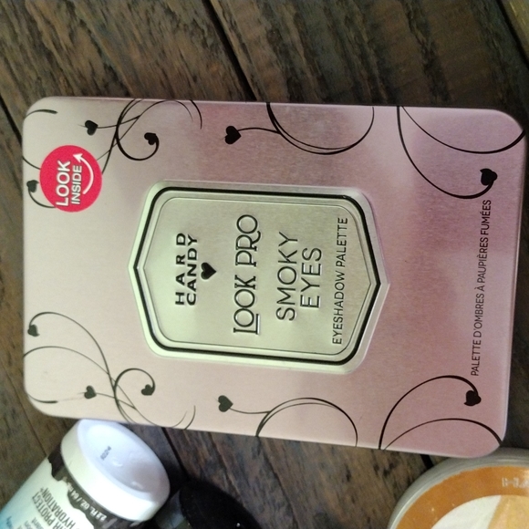 Hard Candy Makeup & Skincare Set NEW - Picture 2 of 9